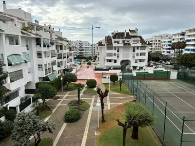 Middle Floor Apartment in Nueva Andalucía