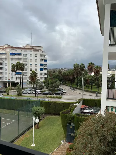 Middle Floor Apartment in Nueva Andalucía