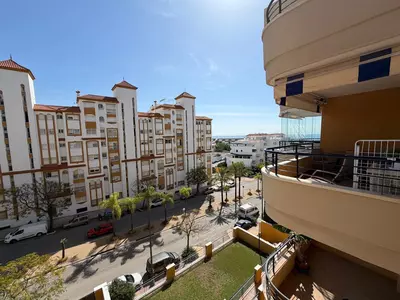 Middle Floor Apartment in Estepona