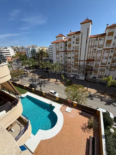 Middle Floor Apartment in Estepona