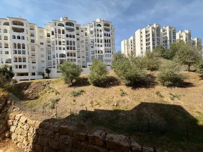 Middle Floor Apartment in Estepona
