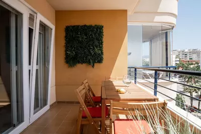 Middle Floor Apartment in Estepona