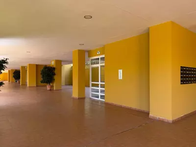 Middle Floor Apartment in Estepona