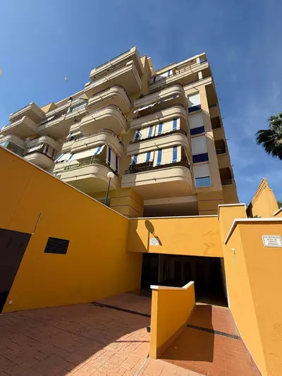Middle Floor Apartment in Estepona
