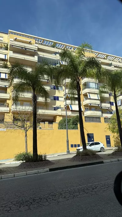 Middle Floor Apartment in Estepona