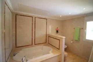 Middle Floor Apartment in Marbella