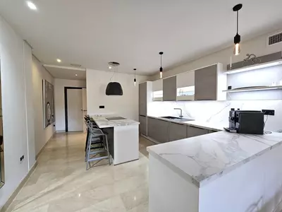 Middle Floor Apartment in Puerto Banús