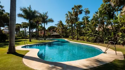 Middle Floor Apartment in Puerto Banús