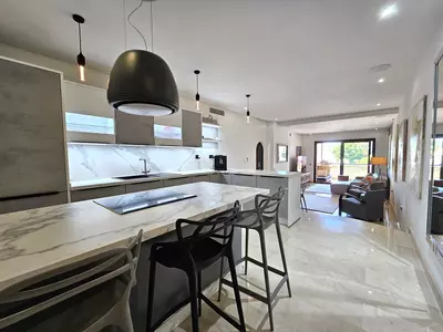 Middle Floor Apartment in Puerto Banús