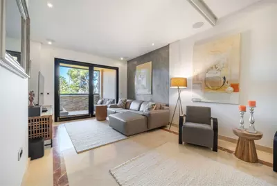 Middle Floor Apartment in Puerto Banús