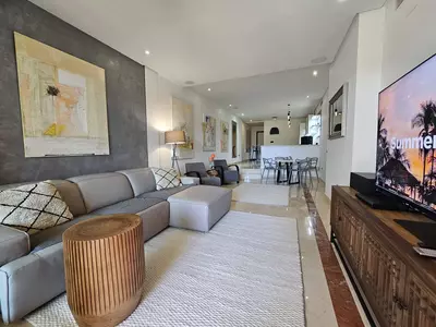 Middle Floor Apartment in Puerto Banús