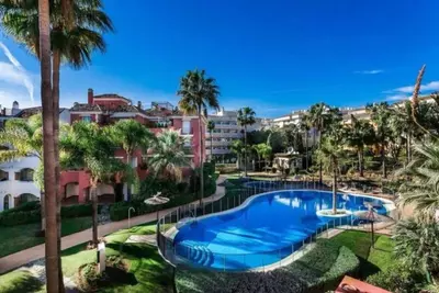 Middle Floor Apartment in Marbella