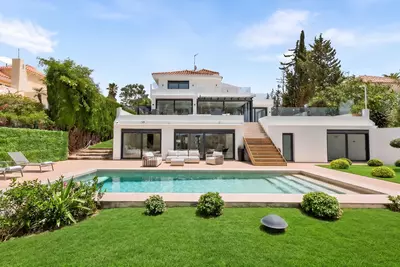 Detached Villa in Nueva Andalucía