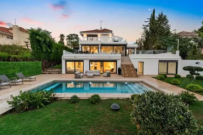 Detached Villa in Nueva Andalucía