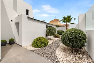 Detached Villa in Nueva Andalucía