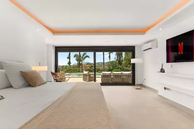 Detached Villa in Nueva Andalucía