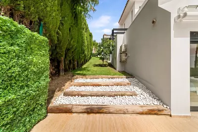 Detached Villa in Nueva Andalucía