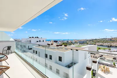 Middle Floor Apartment in Estepona