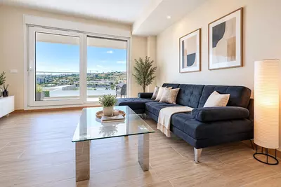 Middle Floor Apartment in Estepona