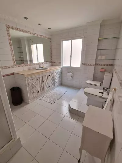 Middle Floor Apartment in Estepona