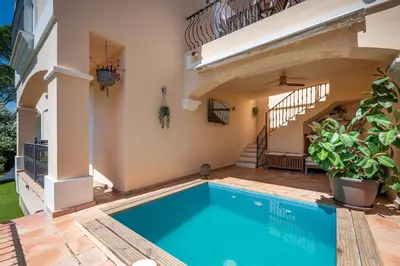 Semi-Detached House in Nueva Andalucía