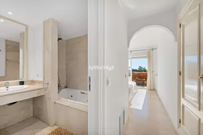 Townhouse in Nueva Andalucía