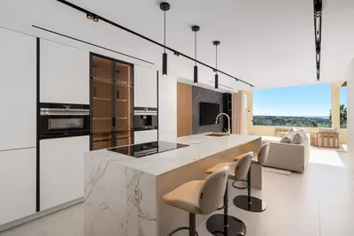 Middle Floor Apartment in Nueva Andalucía