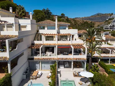 Middle Floor Apartment in Nueva Andalucía