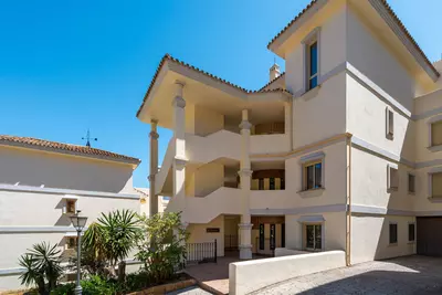 Middle Floor Apartment in Nueva Andalucía