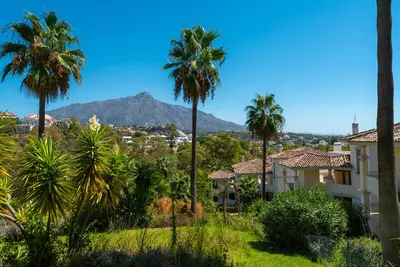 Middle Floor Apartment in Nueva Andalucía