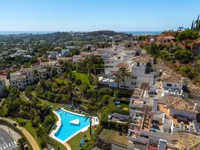 Middle Floor Apartment in Nueva Andalucía