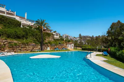 Middle Floor Apartment in Nueva Andalucía