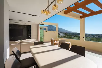 Middle Floor Apartment in Nueva Andalucía