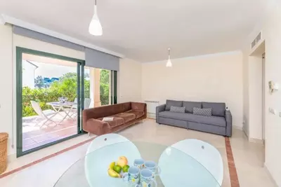 Middle Floor Apartment in Marbella