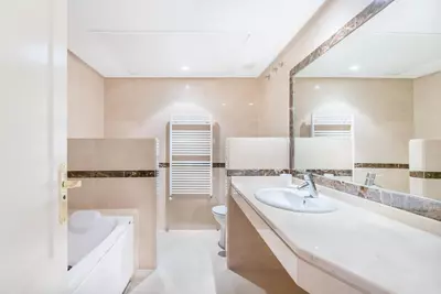Middle Floor Apartment in Marbella