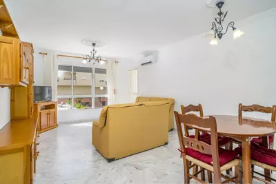 Middle Floor Apartment in Estepona