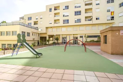 Middle Floor Apartment in Estepona