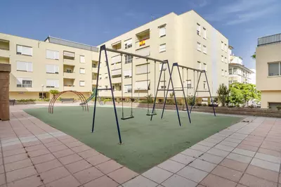 Middle Floor Apartment in Estepona
