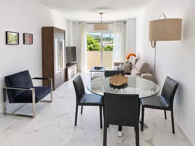 Middle Floor Apartment in Nueva Andalucía