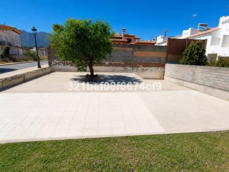 Land in Estepona