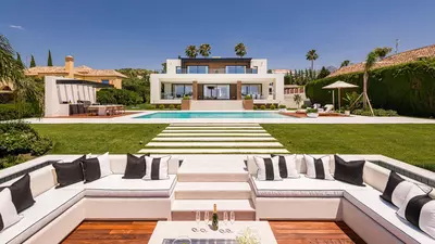 Detached Villa in Nueva Andalucía