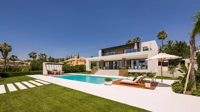 Detached Villa in Nueva Andalucía