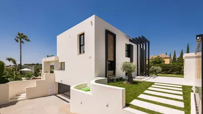 Detached Villa in Nueva Andalucía