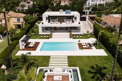 Detached Villa in Nueva Andalucía