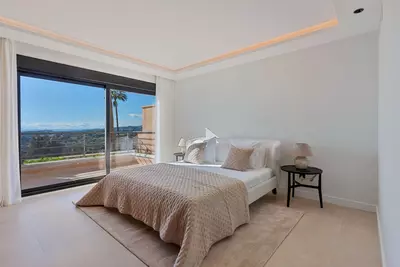 Middle Floor Apartment in Nueva Andalucía