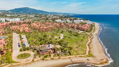 Middle Floor Apartment in Estepona
