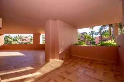 Middle Floor Apartment in Estepona