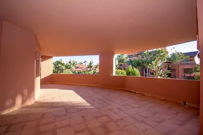 Middle Floor Apartment in Estepona