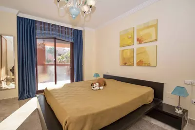 Middle Floor Apartment in Estepona