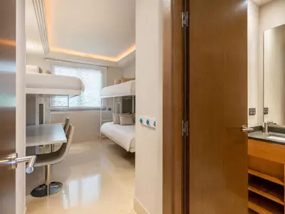 Middle Floor Apartment in Benahavís